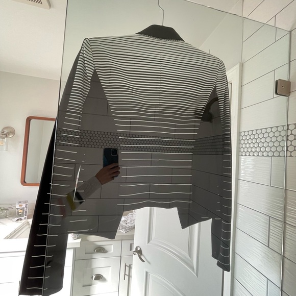 BCBG MaxAzria NWOT. Never worn❤️ - Picture 3 of 4